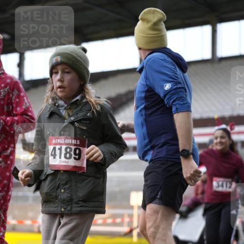 07.12.2025 - St. Pauli X-Mass-Run No. 15 Patografie http://msf.ph/oto/9384646 07.12.2025 10:27:59 Ziel 1507, 1717, 1742, 1745, 3412, 3727, 3729, 3730, 3879, 3881, 3883, 4064, 4065, 4132, 4133, 4189, 4344, 4350, 4376, 4380, 4453, 4454, 4527, 4538, 4700, 4704, 4708, 4710, 4875 meine-sportfotos.de