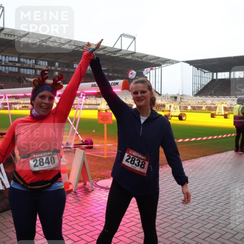 07.12.2025 - St. Pauli X-Mass-Run No. 15 Luisa Fischer http://msf.ph/oto/9384647 07.12.2025 11:30:42 Ziel 15, 2840, 5, 2838, 1941, 2020, 2509, 2705, 2787, 2838, 2840, 2876, 3303, 4839 meine-sportfotos.de