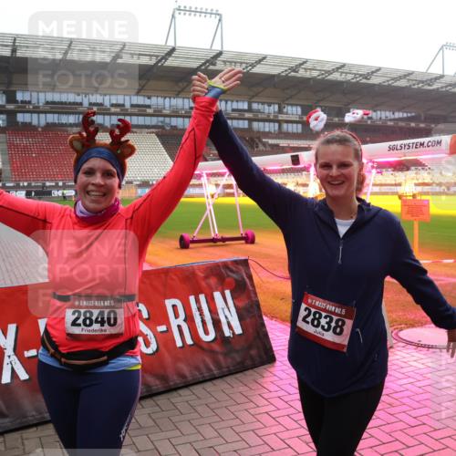 07.12.2025 - St. Pauli X-Mass-Run No. 15 Luisa Fischer http://msf.ph/oto/9384656 07.12.2025 11:30:44 Ziel 15, 2840, 15, 2838, 1941, 2020, 2509, 2705, 2787, 2876, 3303, 4839 meine-sportfotos.de