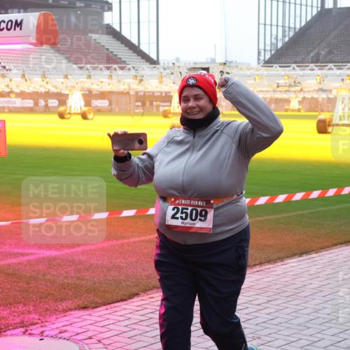 07.12.2025 - St. Pauli X-Mass-Run No. 15 Luisa Fischer http://msf.ph/oto/9384661 07.12.2025 11:30:56 Ziel 4, 0, 15, 2509, 487, 539, 579, 581, 848, 865, 870, 872, 2020, 2307, 2308, 2311, 2314, 2317, 2319, 2509, 2705, 2871, 2876 meine-sportfotos.de