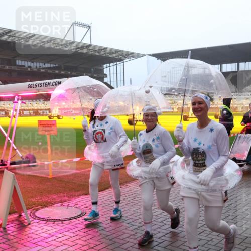 07.12.2025 - St. Pauli X-Mass-Run No. 15 Luisa Fischer http://msf.ph/oto/9384671 07.12.2025 10:15:45 Ziel 438, 308, 431, 436, 438, 762, 1180, 1183, 1363, 1867, 1869, 1873, 1885, 2666, 2667, 2668, 2745, 2883, 2891, 3053, 3103, 3741, 4001, 4004, 4455, 4494, 4536 meine-sportfotos.de