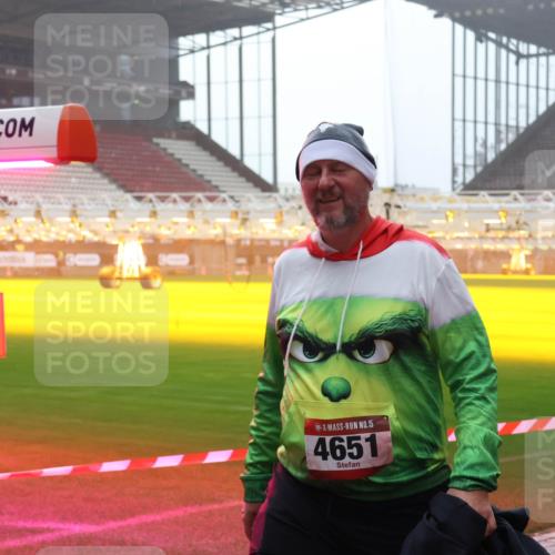 07.12.2025 - St. Pauli X-Mass-Run No. 15 Luisa Fischer http://msf.ph/oto/9384677 07.12.2025 11:31:00 Ziel 15, 4651, 487, 539, 579, 581, 848, 865, 870, 872, 2020, 2307, 2308, 2311, 2314, 2317, 2319, 2449, 2450, 2509, 2705, 2871, 2876 meine-sportfotos.de