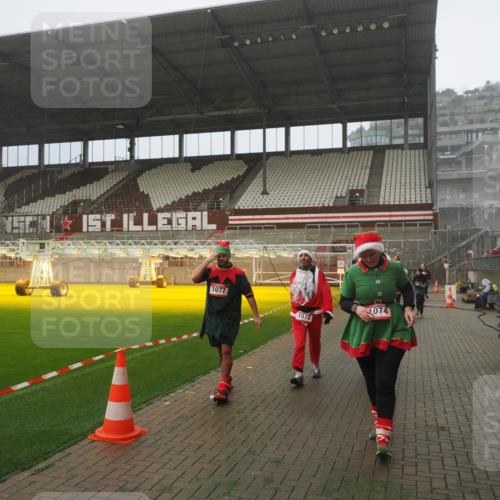 07.12.2025 - St. Pauli X-Mass-Run No. 15 Fabian Wolf http://msf.ph/oto/9384682 07.12.2025 10:12:29 Ziel 1070, 1072, 1074, 1077, 2758, 2760, 2770, 3585 meine-sportfotos.de