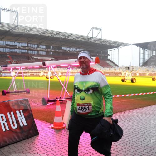 07.12.2025 - St. Pauli X-Mass-Run No. 15 Luisa Fischer http://msf.ph/oto/9384684 07.12.2025 11:31:01 Ziel 15, 4651, 487, 539, 554, 579, 581, 848, 865, 870, 872, 2020, 2307, 2308, 2311, 2314, 2317, 2319, 2449, 2450, 2509, 2705, 2871, 2876, 3328 meine-sportfotos.de