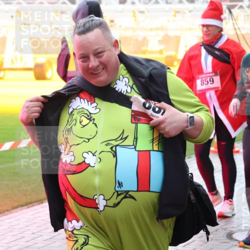07.12.2025 - St. Pauli X-Mass-Run No. 15 Luisa Fischer http://msf.ph/oto/9384695 07.12.2025 11:31:05 Ziel 007, 859, 2876, 487, 539, 554, 579, 581, 848, 865, 870, 872, 1595, 2020, 2307, 2308, 2311, 2314, 2317, 2319, 2449, 2450, 2509, 2871, 2876, 3328 meine-sportfotos.de