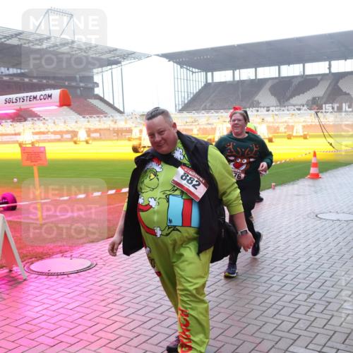 07.12.2025 - St. Pauli X-Mass-Run No. 15 Luisa Fischer http://msf.ph/oto/9384705 07.12.2025 11:31:07 Ziel 15, 882, 76, 880, 487, 539, 554, 579, 581, 848, 865, 870, 872, 1595, 2020, 2307, 2308, 2311, 2314, 2317, 2319, 2449, 2450, 2509, 2871, 2876, 3328 meine-sportfotos.de