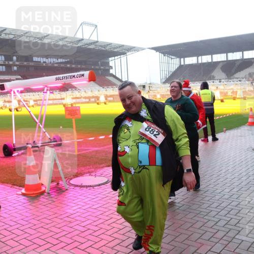 07.12.2025 - St. Pauli X-Mass-Run No. 15 Luisa Fischer http://msf.ph/oto/9384706 07.12.2025 11:31:07 Ziel 3, 882, 880, 487, 539, 554, 579, 581, 848, 865, 870, 872, 1595, 2020, 2307, 2308, 2311, 2314, 2317, 2319, 2449, 2450, 2509, 2871, 2876, 3328 meine-sportfotos.de