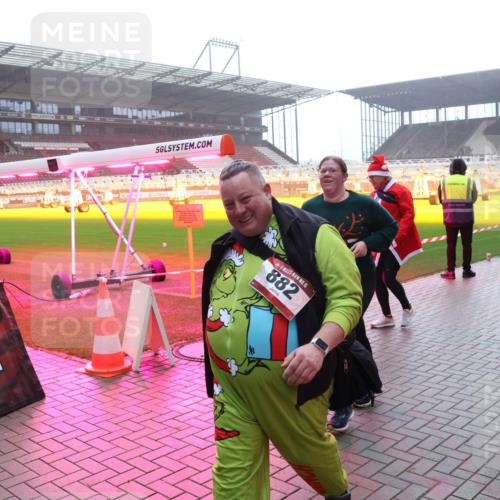 07.12.2025 - St. Pauli X-Mass-Run No. 15 Luisa Fischer http://msf.ph/oto/9384710 07.12.2025 11:31:07 Ziel 15, 882, 1, 487, 539, 554, 579, 581, 848, 865, 870, 872, 1595, 2020, 2307, 2308, 2311, 2314, 2317, 2319, 2449, 2450, 2509, 2871, 2876, 3328 meine-sportfotos.de