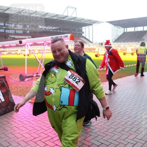 07.12.2025 - St. Pauli X-Mass-Run No. 15 Luisa Fischer http://msf.ph/oto/9384711 07.12.2025 11:31:08 Ziel 15, 882, 59, 203, 487, 539, 554, 579, 581, 848, 865, 870, 872, 1595, 2020, 2307, 2308, 2311, 2314, 2317, 2319, 2449, 2450, 2509, 2871, 2876, 3328 meine-sportfotos.de