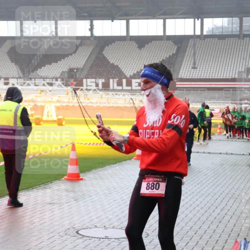 07.12.2025 - St. Pauli X-Mass-Run No. 15 Luisa Fischer http://msf.ph/oto/9384721 07.12.2025 11:31:11 Ziel 2020, 15, 880, 203, 329, 487, 539, 554, 579, 581, 848, 865, 870, 872, 1595, 2020, 2307, 2308, 2311, 2314, 2317, 2319, 2449, 2450, 2509, 2871, 2876, 3328 meine-sportfotos.de