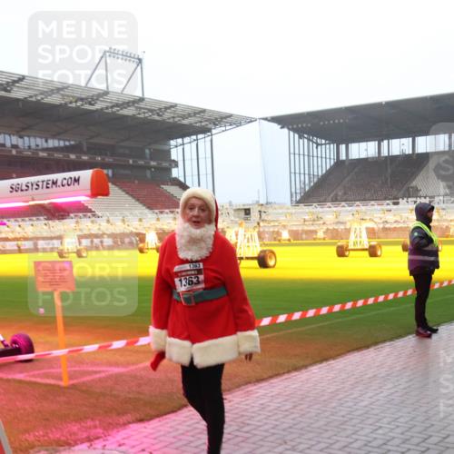 07.12.2025 - St. Pauli X-Mass-Run No. 15 Luisa Fischer http://msf.ph/oto/9384733 07.12.2025 10:15:53 Ziel 1363, 1363, 308, 431, 436, 438, 762, 1180, 1183, 1885, 2641, 2645, 2652, 2658, 2659, 2666, 2667, 2668, 2745, 2883, 2891, 3053, 3103, 3741, 4455, 4494, 4536 meine-sportfotos.de