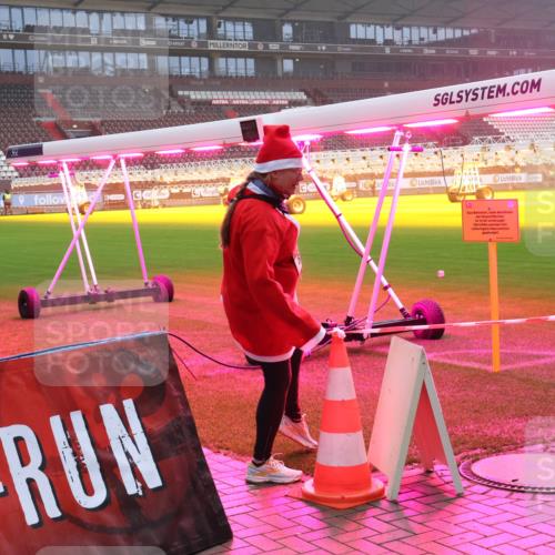 07.12.2025 - St. Pauli X-Mass-Run No. 15 Luisa Fischer http://msf.ph/oto/9384736 07.12.2025 11:31:13 Ziel 203, 329, 487, 539, 554, 579, 581, 848, 865, 870, 872, 1595, 2020, 2307, 2308, 2311, 2314, 2317, 2319, 2449, 2450, 2509, 2871, 2876, 3328 meine-sportfotos.de
