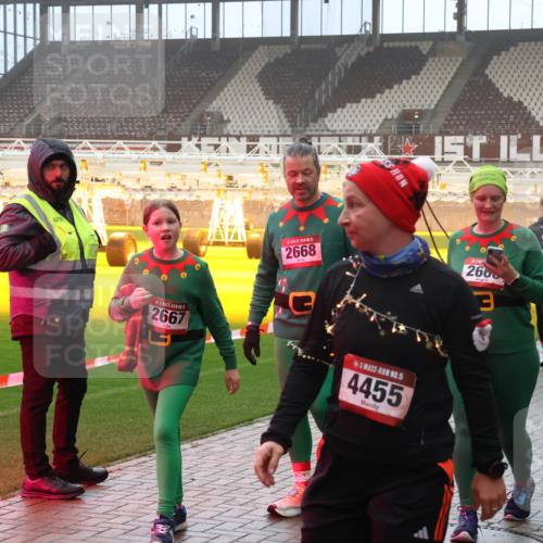 07.12.2025 - St. Pauli X-Mass-Run No. 15 Luisa Fischer http://msf.ph/oto/9384750 07.12.2025 10:16:10 Ziel 6, 2667, 2668, 260, 3, 15, 4455, 4, 431, 436, 1180, 1183, 1885, 2545, 2546, 2641, 2645, 2652, 2658, 2659, 2745, 3053, 3103, 4455, 4494, 4536 meine-sportfotos.de