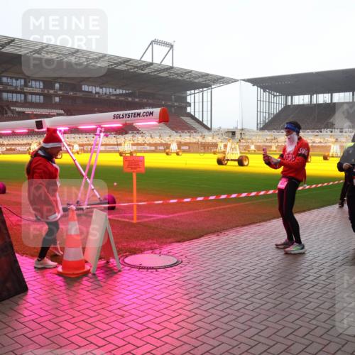 07.12.2025 - St. Pauli X-Mass-Run No. 15 Luisa Fischer http://msf.ph/oto/9384757 07.12.2025 11:31:17 Ziel 2871, 1, 203, 329, 487, 539, 554, 579, 581, 848, 865, 870, 872, 1595, 2020, 2307, 2308, 2311, 2314, 2317, 2319, 2449, 2450, 2871, 2876, 3328 meine-sportfotos.de