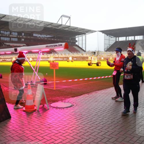 07.12.2025 - St. Pauli X-Mass-Run No. 15 Luisa Fischer http://msf.ph/oto/9384763 07.12.2025 11:31:18 Ziel 30, 2871, 203, 329, 487, 539, 554, 579, 581, 848, 865, 870, 872, 1595, 2020, 2307, 2308, 2311, 2314, 2317, 2319, 2449, 2450, 2871, 3328 meine-sportfotos.de