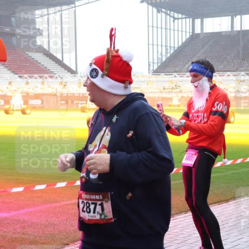 07.12.2025 - St. Pauli X-Mass-Run No. 15 Luisa Fischer http://msf.ph/oto/9384766 07.12.2025 11:31:19 Ziel 15, 2871, 880, 203, 329, 487, 539, 554, 579, 581, 848, 865, 870, 872, 1595, 2020, 2307, 2308, 2311, 2314, 2317, 2319, 2449, 2450, 2871, 3238, 3239, 3328, 3436, 4105 meine-sportfotos.de
