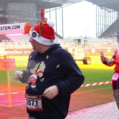 07.12.2025 - St. Pauli X-Mass-Run No. 15 Luisa Fischer http://msf.ph/oto/9384767 07.12.2025 11:31:20 Ziel 15, 2871, 880, 203, 329, 487, 539, 554, 579, 581, 848, 865, 870, 872, 1595, 2307, 2308, 2311, 2314, 2317, 2319, 2449, 2450, 2871, 3184, 3238, 3239, 3328, 3436, 4105 meine-sportfotos.de