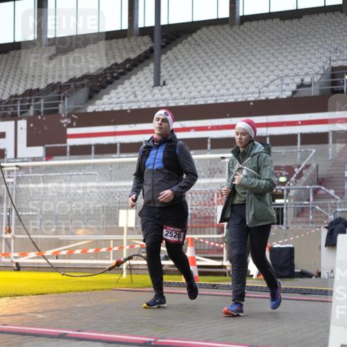 07.12.2025 - St. Pauli X-Mass-Run No. 15 Patografie http://msf.ph/oto/9384769 07.12.2025 10:28:14 Ziel 1507, 2526, 2723, 3395, 3412, 3413, 3454, 3472, 3727, 3729, 3730, 4064, 4159, 4160, 4245, 4344, 4376, 4380, 4697, 4698, 4700, 4701, 4702, 4704, 4706, 4707, 4708, 4710 meine-sportfotos.de