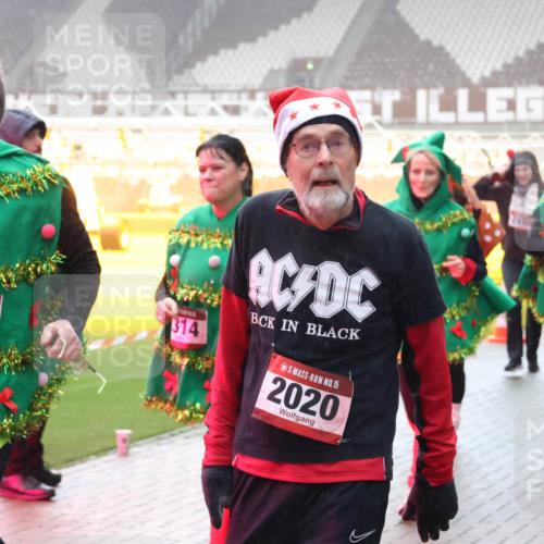 07.12.2025 - St. Pauli X-Mass-Run No. 15 Luisa Fischer http://msf.ph/oto/9384775 07.12.2025 11:31:24 Ziel 1, 15, 2319, 314, 15, 2020, 2317, 2446, 203, 329, 487, 539, 554, 579, 581, 848, 865, 870, 872, 1595, 1755, 2307, 2308, 2311, 2314, 2317, 2319, 2428, 2429, 2430, 2449, 2450, 2492, 2493, 2871, 3181, 3182, 3184, 3238, 3239, 3328, 3352, 3436, 4105 meine-sportfotos.de