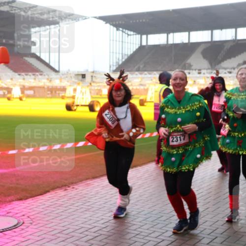 07.12.2025 - St. Pauli X-Mass-Run No. 15 Luisa Fischer http://msf.ph/oto/9384810 07.12.2025 11:31:28 Ziel 2308, 2317, 2450, 77, 203, 329, 487, 539, 554, 579, 581, 848, 865, 870, 872, 1595, 1755, 2307, 2308, 2311, 2314, 2317, 2319, 2428, 2429, 2430, 2449, 2450, 2492, 2493, 2871, 3181, 3182, 3184, 3238, 3239, 3328, 3352, 3436, 4105 meine-sportfotos.de