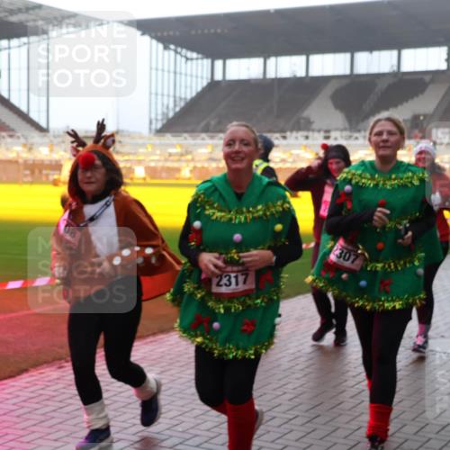 07.12.2025 - St. Pauli X-Mass-Run No. 15 Luisa Fischer http://msf.ph/oto/9384812 07.12.2025 11:31:28 Ziel 2317, 2307, 1759, 203, 329, 487, 539, 554, 579, 581, 848, 865, 870, 872, 1595, 1755, 2307, 2308, 2311, 2314, 2317, 2319, 2428, 2429, 2430, 2449, 2450, 2492, 2493, 2871, 3181, 3182, 3184, 3238, 3239, 3328, 3352, 3436, 4105 meine-sportfotos.de