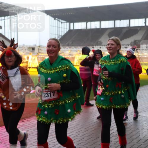 07.12.2025 - St. Pauli X-Mass-Run No. 15 Luisa Fischer http://msf.ph/oto/9384814 07.12.2025 11:31:28 Ziel 2308, 2317, 24569, 175, 203, 329, 487, 539, 554, 579, 581, 848, 865, 870, 872, 1595, 1755, 2307, 2308, 2311, 2314, 2317, 2319, 2428, 2429, 2430, 2449, 2450, 2492, 2493, 2871, 3181, 3182, 3184, 3238, 3239, 3328, 3352, 3436, 4105 meine-sportfotos.de