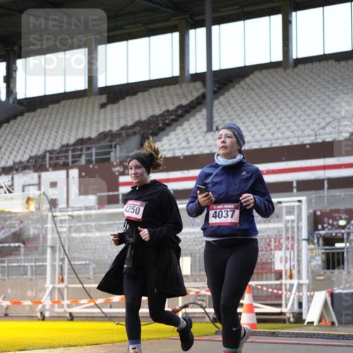 07.12.2025 - St. Pauli X-Mass-Run No. 15 Patografie http://msf.ph/oto/9384816 07.12.2025 10:28:23 Ziel 412, 2526, 2723, 2912, 2913, 3209, 3218, 3377, 3395, 3413, 3454, 3472, 4037, 4245, 4250, 4355, 4388, 4697, 4698, 4701, 4702, 4706, 4707 meine-sportfotos.de