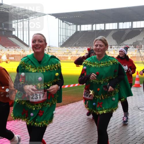 07.12.2025 - St. Pauli X-Mass-Run No. 15 Luisa Fischer http://msf.ph/oto/9384819 07.12.2025 11:31:29 Ziel 5, 2317, 307, 1759, 203, 329, 487, 539, 554, 579, 581, 848, 865, 870, 872, 1595, 1755, 2307, 2308, 2311, 2314, 2317, 2319, 2428, 2429, 2430, 2449, 2450, 2492, 2493, 2871, 3181, 3182, 3184, 3238, 3239, 3328, 3352, 3436, 4105 meine-sportfotos.de