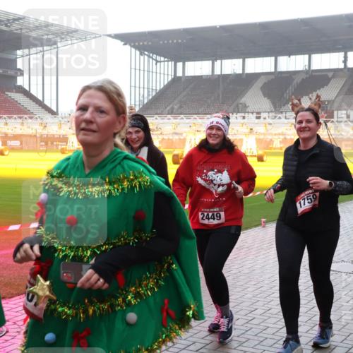 07.12.2025 - St. Pauli X-Mass-Run No. 15 Luisa Fischer http://msf.ph/oto/9384828 07.12.2025 11:31:29 Ziel 2449, 1759, 3328, 203, 329, 487, 539, 554, 579, 581, 848, 865, 870, 872, 1595, 1755, 2307, 2308, 2311, 2314, 2317, 2319, 2428, 2429, 2430, 2449, 2450, 2492, 2493, 2871, 3181, 3182, 3184, 3238, 3239, 3328, 3352, 3436, 4105 meine-sportfotos.de