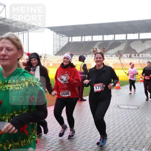 07.12.2025 - St. Pauli X-Mass-Run No. 15 Luisa Fischer http://msf.ph/oto/9384831 07.12.2025 11:31:30 Ziel 307, 2449, 1759, 3328, 203, 329, 487, 539, 554, 579, 581, 848, 865, 870, 872, 1595, 1755, 2307, 2308, 2311, 2314, 2317, 2319, 2428, 2429, 2430, 2449, 2450, 2492, 2493, 2871, 3181, 3182, 3184, 3238, 3239, 3328, 3352, 3436, 4105 meine-sportfotos.de
