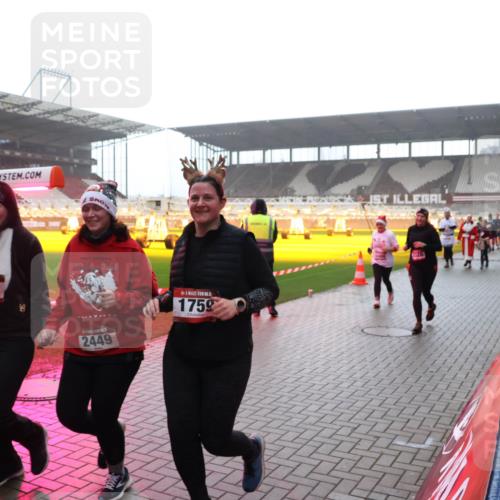 07.12.2025 - St. Pauli X-Mass-Run No. 15 Luisa Fischer http://msf.ph/oto/9384834 07.12.2025 11:31:30 Ziel 2450, 2449, 1759, 1128, 203, 329, 487, 539, 554, 579, 581, 848, 865, 870, 872, 1595, 1755, 2307, 2308, 2311, 2314, 2317, 2319, 2428, 2429, 2430, 2449, 2450, 2492, 2493, 2871, 3181, 3182, 3184, 3238, 3239, 3328, 3352, 3436, 4105 meine-sportfotos.de
