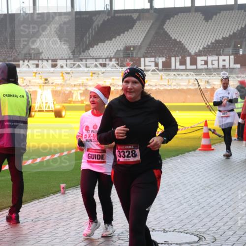 07.12.2025 - St. Pauli X-Mass-Run No. 15 Luisa Fischer http://msf.ph/oto/9384837 07.12.2025 11:31:32 Ziel 5, 15, 3328, 865, 70, 203, 329, 487, 539, 554, 579, 581, 848, 865, 870, 872, 1595, 1755, 2017, 2307, 2308, 2311, 2314, 2317, 2319, 2428, 2429, 2430, 2449, 2450, 2492, 2493, 2871, 3181, 3182, 3184, 3238, 3239, 3328, 3352, 3436, 4105 meine-sportfotos.de
