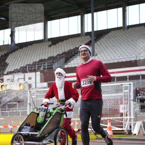 07.12.2025 - St. Pauli X-Mass-Run No. 15 Patografie http://msf.ph/oto/9384848 07.12.2025 10:28:28 Ziel 412, 2526, 2912, 2913, 3209, 3218, 3377, 3454, 4037, 4250, 4355, 4388 meine-sportfotos.de