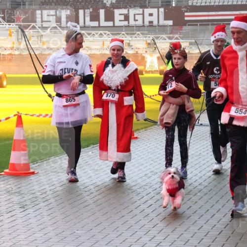07.12.2025 - St. Pauli X-Mass-Run No. 15 Luisa Fischer http://msf.ph/oto/9384851 07.12.2025 11:31:35 Ziel 865, 870, 72, 58, 554, 203, 329, 331, 487, 539, 554, 579, 581, 848, 870, 872, 1595, 1755, 2017, 2307, 2308, 2311, 2314, 2317, 2319, 2428, 2429, 2430, 2449, 2450, 2492, 2493, 3181, 3182, 3184, 3238, 3239, 3328, 3352, 3436, 4105 meine-sportfotos.de