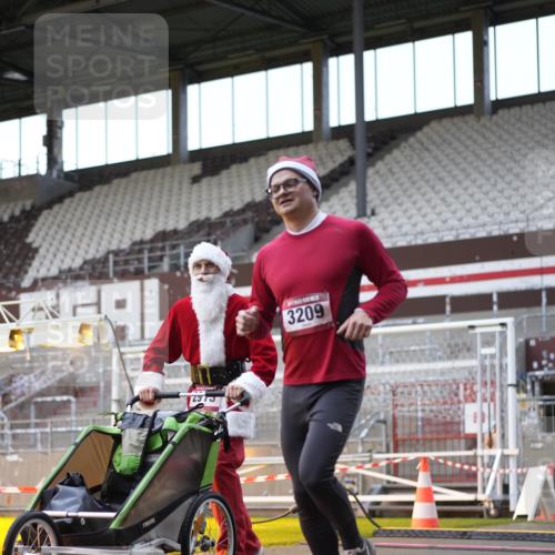 07.12.2025 - St. Pauli X-Mass-Run No. 15 Patografie http://msf.ph/oto/9384853 07.12.2025 10:28:28 Ziel 412, 2526, 2912, 2913, 3209, 3218, 3377, 3454, 4037, 4250, 4355, 4388 meine-sportfotos.de