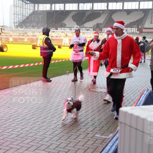 07.12.2025 - St. Pauli X-Mass-Run No. 15 Luisa Fischer http://msf.ph/oto/9384856 07.12.2025 11:31:38 Ziel 865, 554, 530, 203, 203, 329, 331, 487, 539, 554, 579, 581, 848, 1595, 1755, 2017, 2307, 2308, 2311, 2314, 2317, 2428, 2429, 2430, 2449, 2450, 2492, 2493, 3181, 3182, 3184, 3238, 3239, 3328, 3352, 3436, 3600, 4105 meine-sportfotos.de