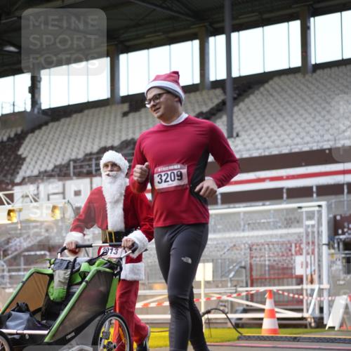 07.12.2025 - St. Pauli X-Mass-Run No. 15 Patografie http://msf.ph/oto/9384858 07.12.2025 10:28:28 Ziel 412, 2526, 2912, 2913, 3209, 3218, 3377, 3454, 4037, 4250, 4355, 4388 meine-sportfotos.de