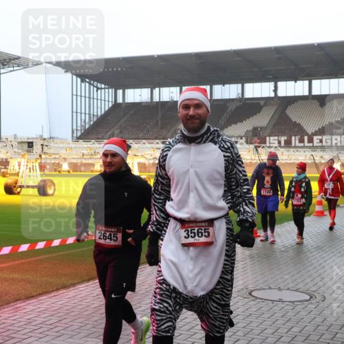 07.12.2025 - St. Pauli X-Mass-Run No. 15 Luisa Fischer http://msf.ph/oto/9384860 07.12.2025 10:16:19 Ziel 4494, 2645, 15, 3565, 1180, 1183, 2545, 2546, 2641, 2645, 2652, 2658, 2659, 2745, 3053, 4455 meine-sportfotos.de