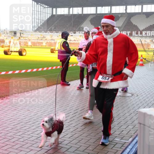 07.12.2025 - St. Pauli X-Mass-Run No. 15 Luisa Fischer http://msf.ph/oto/9384861 07.12.2025 11:31:38 Ziel 151, 579, 15, 554, 203, 203, 329, 331, 487, 539, 554, 579, 581, 848, 1595, 1755, 2017, 2307, 2308, 2311, 2314, 2317, 2428, 2429, 2430, 2449, 2450, 2492, 2493, 3181, 3182, 3184, 3238, 3239, 3328, 3352, 3436, 3600, 4105 meine-sportfotos.de