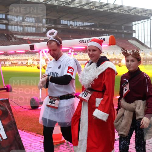 07.12.2025 - St. Pauli X-Mass-Run No. 15 Luisa Fischer http://msf.ph/oto/9384862 07.12.2025 11:31:43 Ziel 865, 15, 70, 12, 203, 329, 331, 539, 554, 579, 581, 1595, 1755, 2017, 2428, 2429, 2430, 2449, 2450, 2492, 2493, 3087, 3181, 3182, 3184, 3238, 3239, 3328, 3352, 3436, 3600, 4105 meine-sportfotos.de