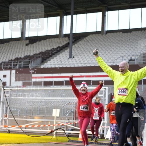 07.12.2025 - St. Pauli X-Mass-Run No. 15 Patografie http://msf.ph/oto/9384863 07.12.2025 10:28:41 Ziel 1095, 1566, 2046, 2051, 2397, 2912, 2913, 3209, 3218, 3377, 4414, 4446, 4449, 4450, 4543, 4544 meine-sportfotos.de