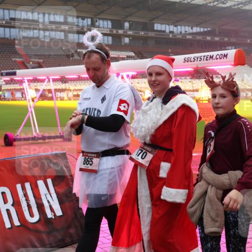 07.12.2025 - St. Pauli X-Mass-Run No. 15 Luisa Fischer http://msf.ph/oto/9384864 07.12.2025 11:31:43 Ziel 865, 15, 170, 203, 329, 331, 539, 554, 579, 581, 1595, 1755, 2017, 2428, 2429, 2430, 2449, 2450, 2492, 2493, 3087, 3181, 3182, 3184, 3238, 3239, 3328, 3352, 3436, 3600, 4105 meine-sportfotos.de