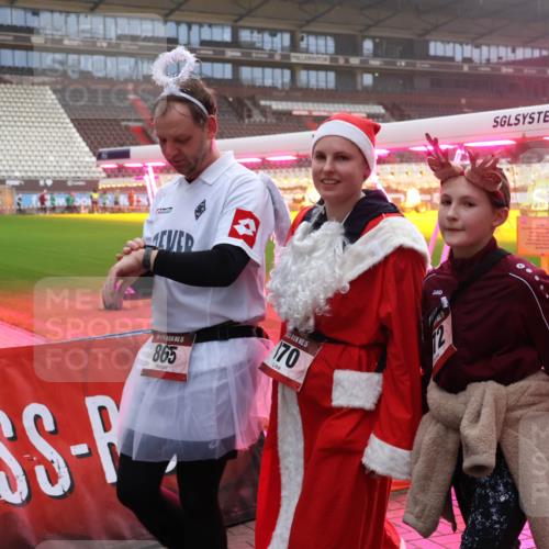 07.12.2025 - St. Pauli X-Mass-Run No. 15 Luisa Fischer http://msf.ph/oto/9384866 07.12.2025 11:31:43 Ziel 865, 15, 70, 21, 34, 203, 329, 331, 539, 554, 579, 581, 1595, 1755, 2017, 2428, 2429, 2430, 2449, 2450, 2492, 2493, 3087, 3181, 3182, 3184, 3238, 3239, 3328, 3352, 3436, 3600, 4105 meine-sportfotos.de