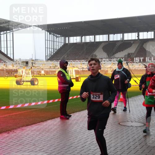07.12.2025 - St. Pauli X-Mass-Run No. 15 Luisa Fischer http://msf.ph/oto/9384870 07.12.2025 11:31:45 Ziel 329, 848, 4105, 203, 329, 331, 554, 1595, 1755, 2017, 2428, 2429, 2430, 2449, 2450, 2492, 2493, 3087, 3181, 3182, 3184, 3238, 3239, 3328, 3352, 3436, 3600, 4105 meine-sportfotos.de