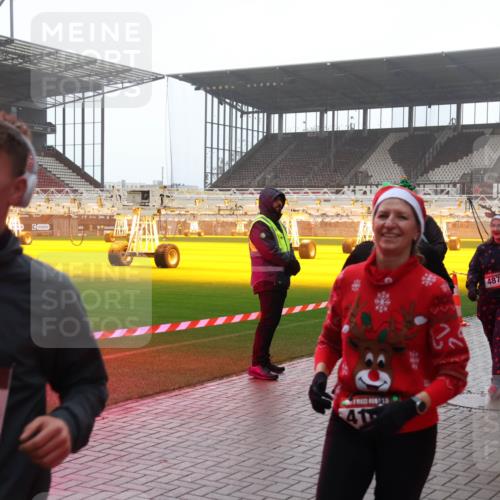 07.12.2025 - St. Pauli X-Mass-Run No. 15 Luisa Fischer http://msf.ph/oto/9384879 07.12.2025 11:31:46 Ziel 329, 15, 487, 3184, 203, 329, 331, 554, 1595, 1755, 2017, 2428, 2429, 2430, 2492, 2493, 3087, 3181, 3182, 3184, 3238, 3239, 3328, 3352, 3436, 3600, 4105 meine-sportfotos.de