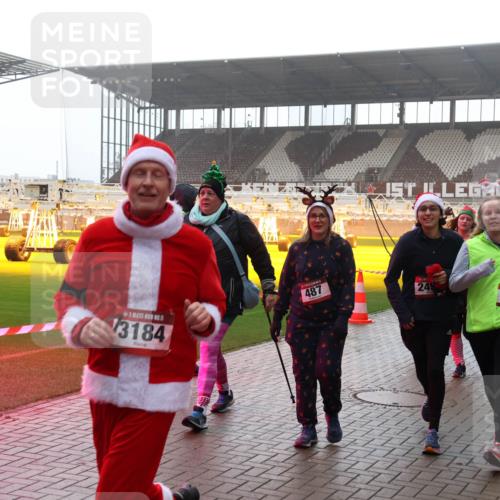 07.12.2025 - St. Pauli X-Mass-Run No. 15 Luisa Fischer http://msf.ph/oto/9384889 07.12.2025 11:31:48 Ziel 5, 3184, 487, 249, 2493, 430, 203, 329, 331, 554, 1595, 1755, 2017, 2428, 2429, 2430, 2492, 2493, 3087, 3181, 3182, 3184, 3238, 3239, 3328, 3352, 3436, 3600, 4105 meine-sportfotos.de