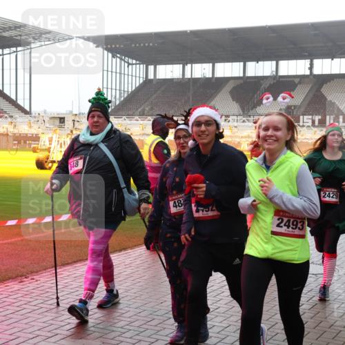 07.12.2025 - St. Pauli X-Mass-Run No. 15 Luisa Fischer http://msf.ph/oto/9384893 07.12.2025 11:31:49 Ziel 848, 48, 2493, 2430, 2429, 203, 329, 331, 554, 1595, 1755, 2017, 2428, 2429, 2430, 2492, 2493, 2587, 2654, 3087, 3181, 3182, 3184, 3238, 3239, 3328, 3352, 3436, 3600, 4105 meine-sportfotos.de
