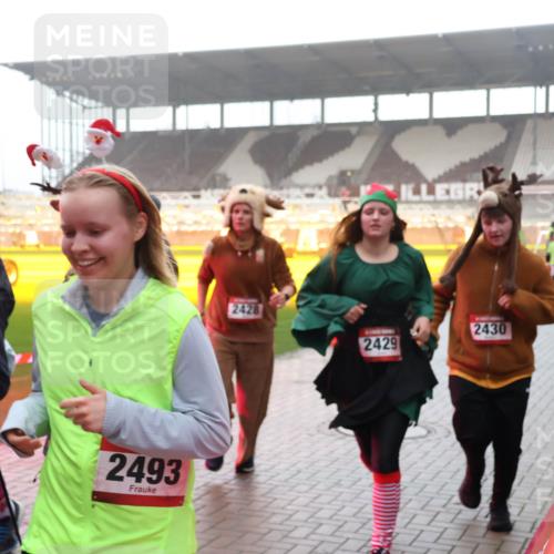07.12.2025 - St. Pauli X-Mass-Run No. 15 Luisa Fischer http://msf.ph/oto/9384907 07.12.2025 11:31:49 Ziel 2493, 2428, 2430, 2429, 203, 329, 331, 554, 1595, 1755, 2017, 2428, 2429, 2430, 2492, 2493, 2587, 2654, 3087, 3181, 3182, 3184, 3238, 3239, 3328, 3352, 3436, 3600, 4105 meine-sportfotos.de