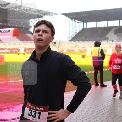 07.12.2025 - St. Pauli X-Mass-Run No. 15 Luisa Fischer http://msf.ph/oto/9384932 07.12.2025 11:32:04 Ziel 15, 331, 1755, 15, 331, 1755, 2017, 2048, 2050, 2120, 2428, 2429, 2430, 2492, 2493, 2497, 2523, 2527, 2587, 2654, 2656, 3087, 3181, 3182, 3184, 3238, 3239, 3352, 3436, 3600, 3678, 4105, 4633, 4642 meine-sportfotos.de