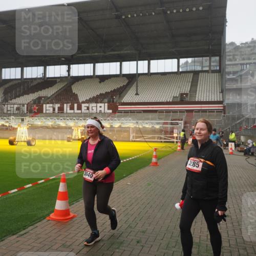 07.12.2025 - St. Pauli X-Mass-Run No. 15 Fabian Wolf http://msf.ph/oto/9384934 07.12.2025 10:12:50 Ziel 9, 18, 938, 2687, 3040, 3428, 3514, 3551, 3557, 3799, 3834, 3836 meine-sportfotos.de